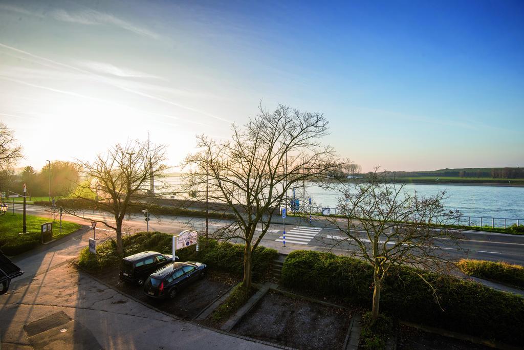 Hotel & Restaurant Zum Vater Rhein Monheim am Rhein Quarto foto